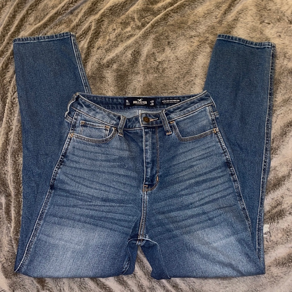 Hollister High Rise Mom Jeans